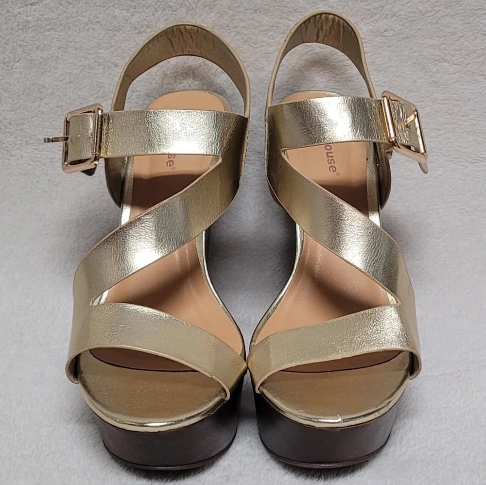Lulus Dollhouse No Glitz No Glory Gold Wedge Sandals Vegan Leather Peep Toe 8.5
